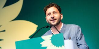 NRW-Kommunalwahl im Liveticker: ++ Banaszak beklagt „fundamentalen Rechtsruck“ – Wüst sieht NRW als „Kraftzentrum“ der Union ++