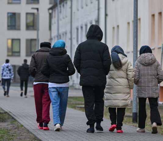 Die große Deutschland-Übersicht: Tausende Flüchtlinge sind einfach verschwunden! | Politik