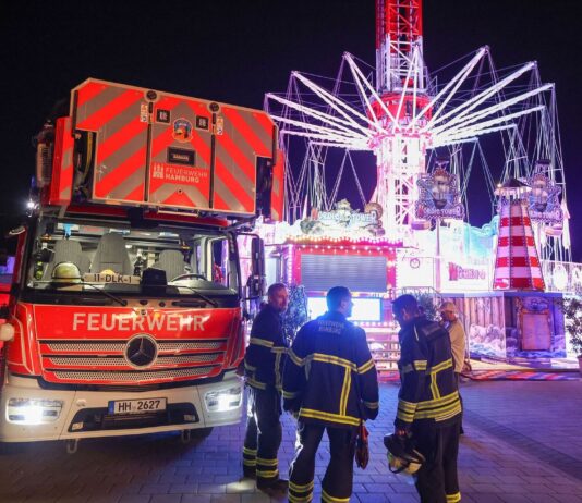 Menschen nach rund drei Stunden aus Kettenkarussell gerettet – Nachrichten aus Deutschland